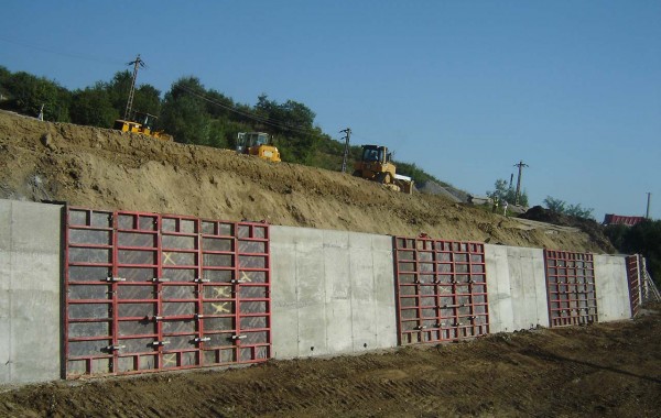 Ziduri de sprijin din beton si din pilotaj cu gabione
